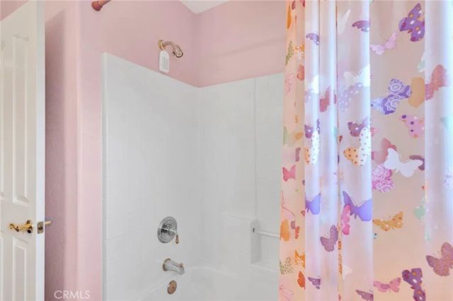 16460 Malahat Road, Apple Valley, CA 92307
