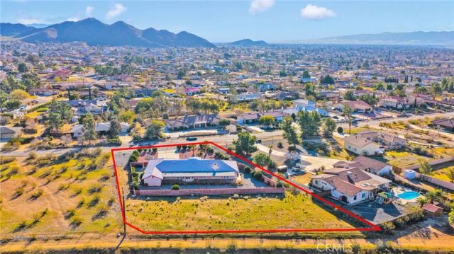 16460 Malahat Road, Apple Valley, CA 92307