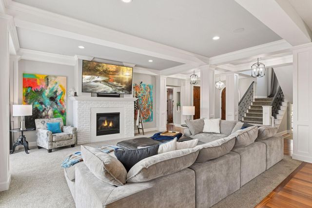 9787 Sky Lane, Eden Prairie, MN 55347