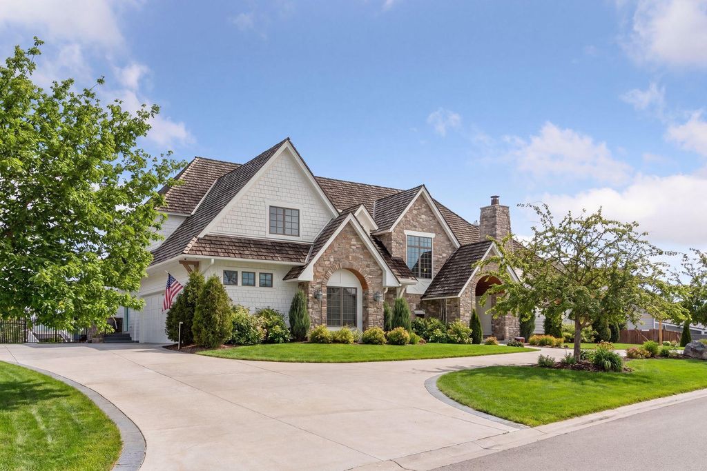 9787 Sky Lane, Eden Prairie, MN 55347