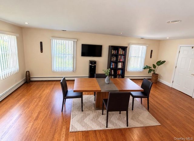 4161 Harriet Rd, Bethpage, NY 11714