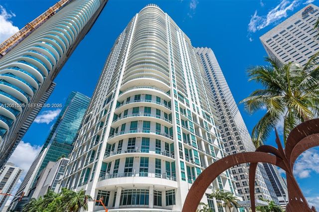 300 S Biscayne Blvd T-3004, Miami, FL 33131