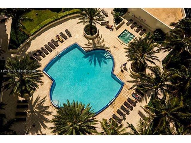 300 S Biscayne Blvd T-3004, Miami, FL 33131
