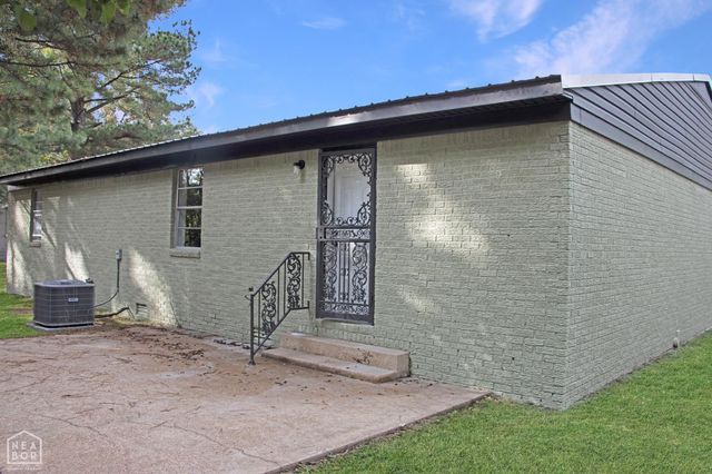 107 E Elm Street, Harrisburg, AR 72432