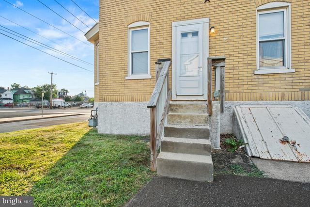 201 N LINE ST, Lansdale, PA 19446