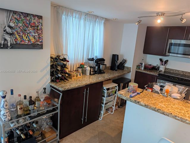 7600 Collins Ave 712, Miami Beach, FL 33141