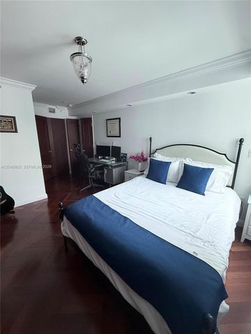 7600 Collins Ave 712, Miami Beach, FL 33141