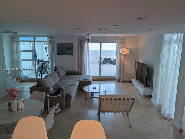 7600 Collins Ave 712, Miami Beach, FL 33141