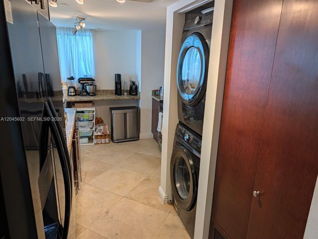 7600 Collins Ave 712, Miami Beach, FL 33141