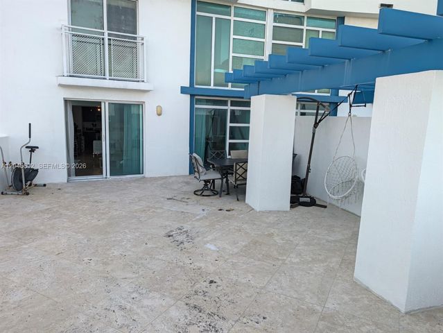 7600 Collins Ave 712, Miami Beach, FL 33141