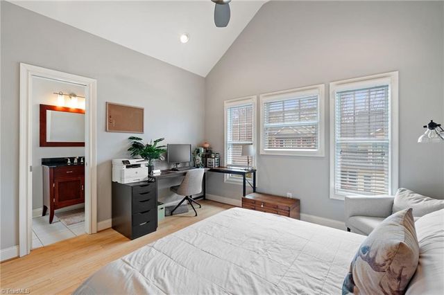 160 Park Pointe Circle, Winston-salem, NC 27104