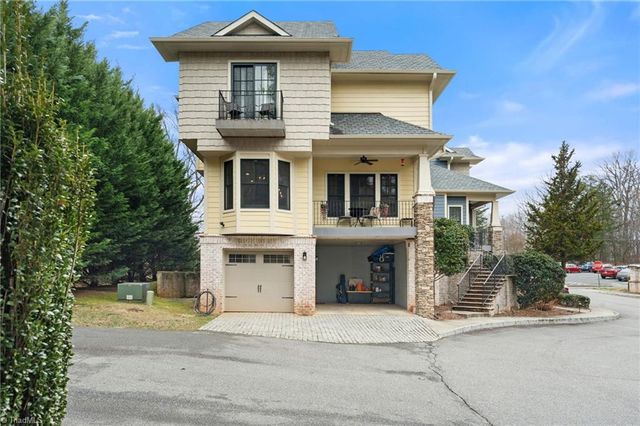 160 Park Pointe Circle, Winston-salem, NC 27104