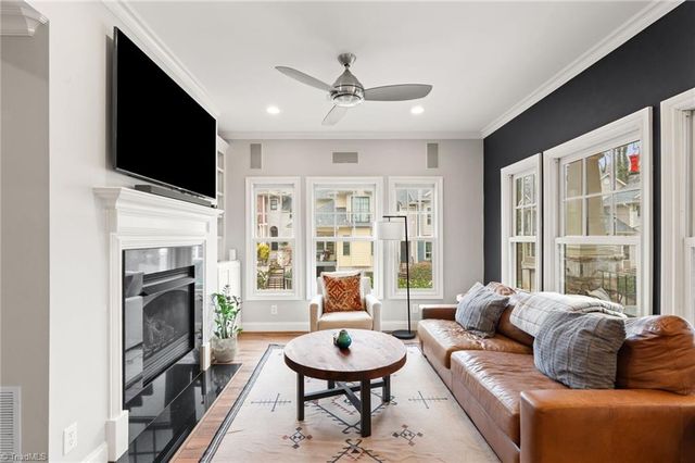 160 Park Pointe Circle, Winston-salem, NC 27104