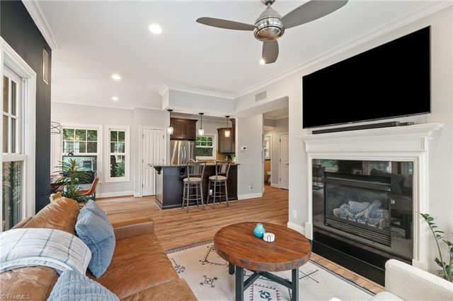 160 Park Pointe Circle, Winston-salem, NC 27104