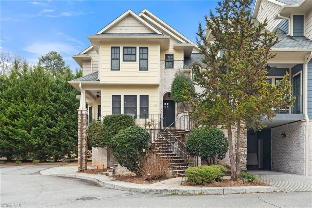 160 Park Pointe Circle, Winston-salem, NC 27104