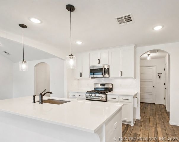 1403 E New Orleans Place, Broken Arrow, OK 74011