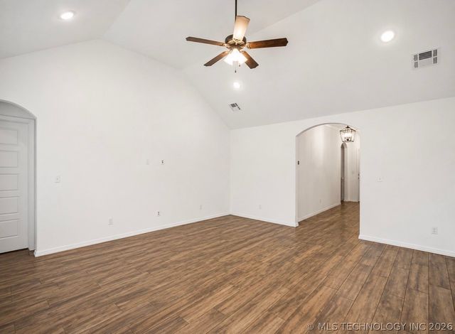 1403 E New Orleans Place, Broken Arrow, OK 74011