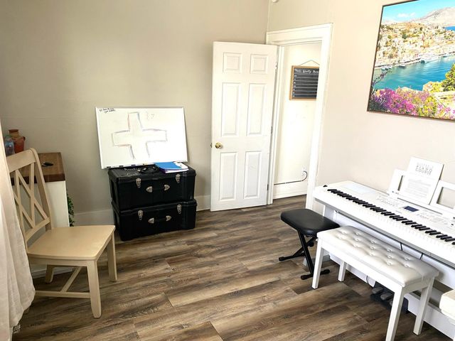 1002 5th Street N, Fargo, ND 58102