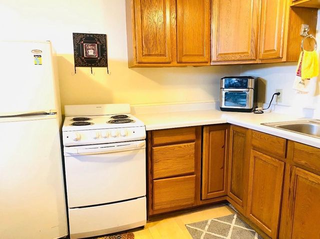 1002 5th Street N, Fargo, ND 58102