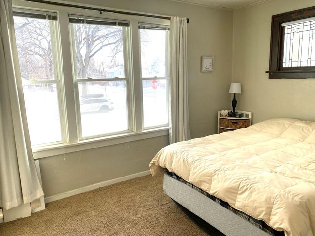 1002 5th Street N, Fargo, ND 58102