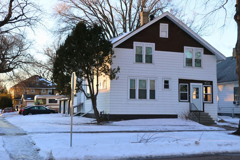 1002 5th Street N, Fargo, ND 58102