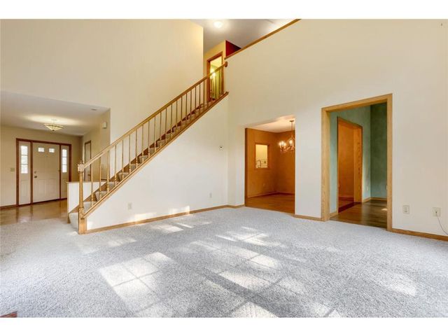 1896 Beebe Road, Maplewood, MN 55109