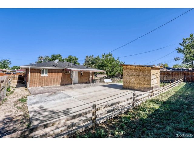 8560 Essex St, Denver, CO 80229