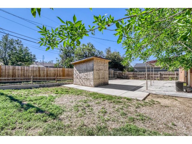 8560 Essex St, Denver, CO 80229