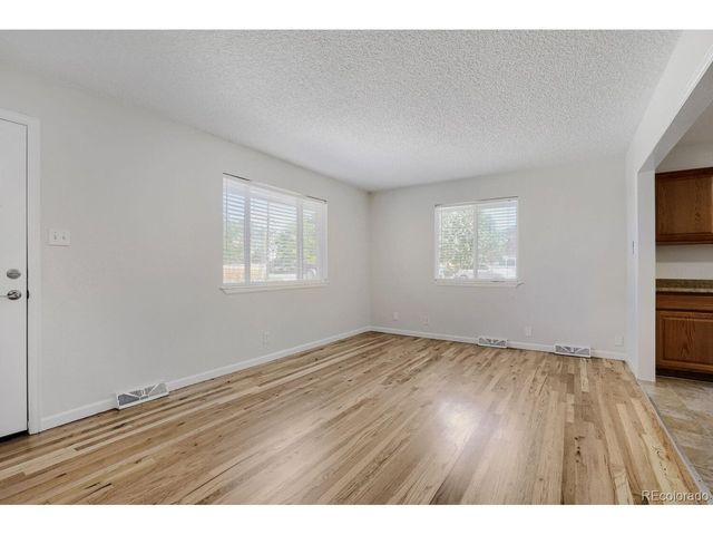 8560 Essex St, Denver, CO 80229