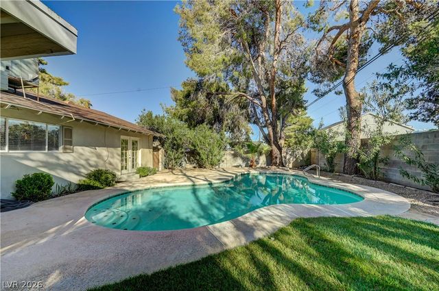 2801 Colanthe Avenue, Las Vegas, NV 89102