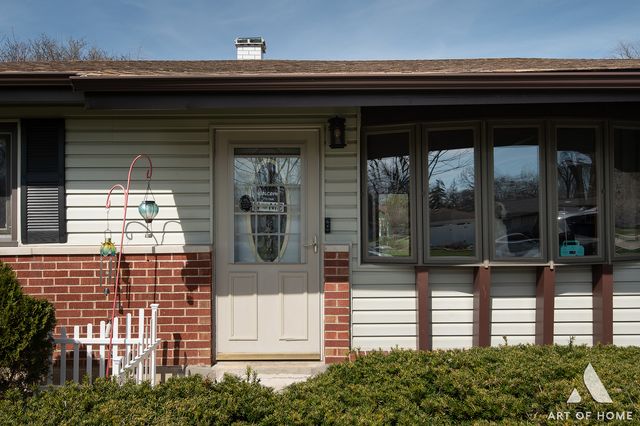 520 Glendale Lane, Hoffman Estates, IL 60169