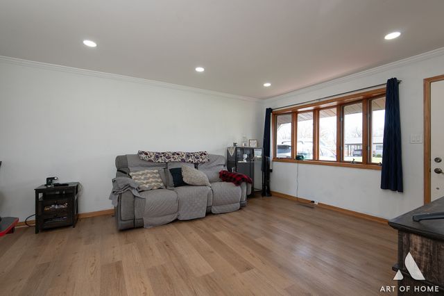 520 Glendale Lane, Hoffman Estates, IL 60169