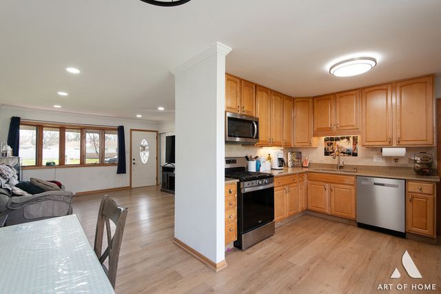 520 Glendale Lane, Hoffman Estates, IL 60169