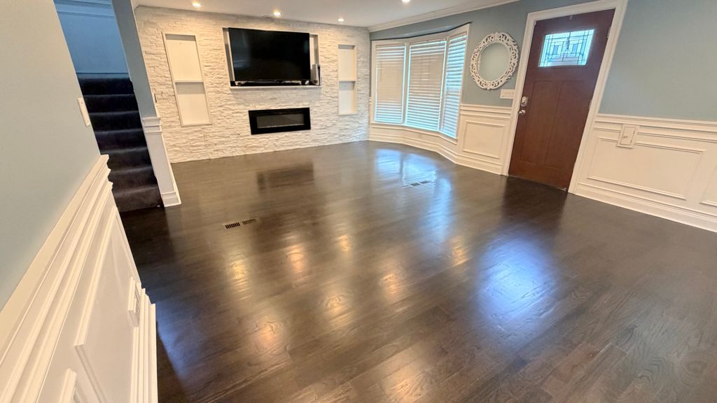5901 N Nagle Avenue, Chicago, IL 60646 — photo 2
