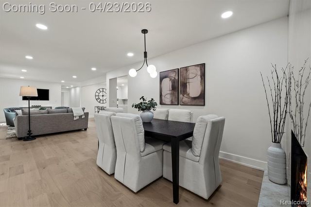 6800 Crestway Drive, Bloomfield Hills, MI 48301