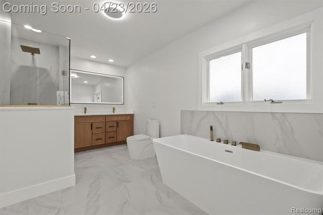 6800 Crestway Drive, Bloomfield Hills, MI 48301