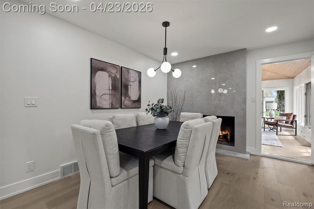 6800 Crestway Drive, Bloomfield Hills, MI 48301