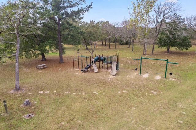 38466 Park View Drive, Hempstead, TX 77445