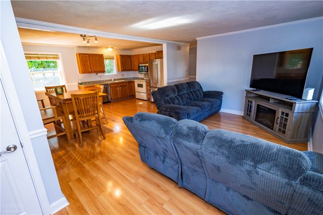 7 Plymouth Road, North Providence, RI 02904
