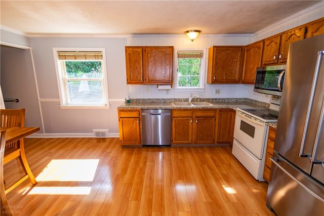 7 Plymouth Road, North Providence, RI 02904