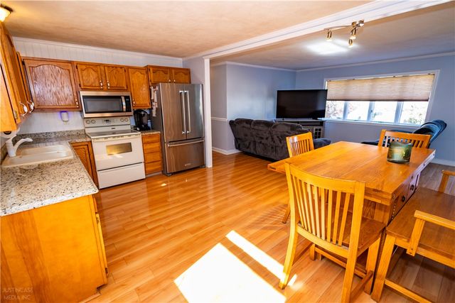 7 Plymouth Road, North Providence, RI 02904