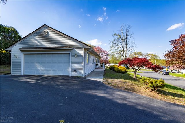 7 Plymouth Road, North Providence, RI 02904