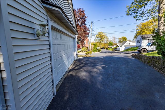 7 Plymouth Road, North Providence, RI 02904