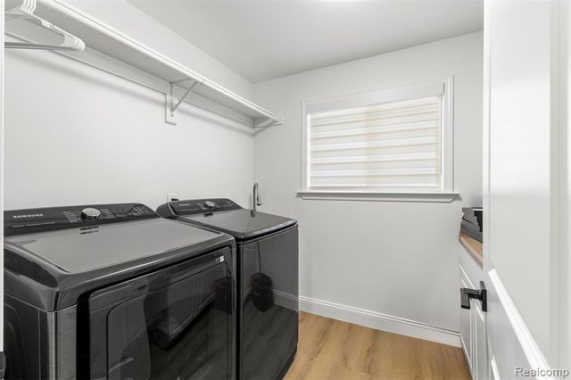 27020 Havelock Drive, Dearborn Heights, MI 48127