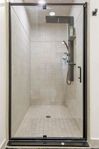 27020 Havelock Drive, Dearborn Heights, MI 48127