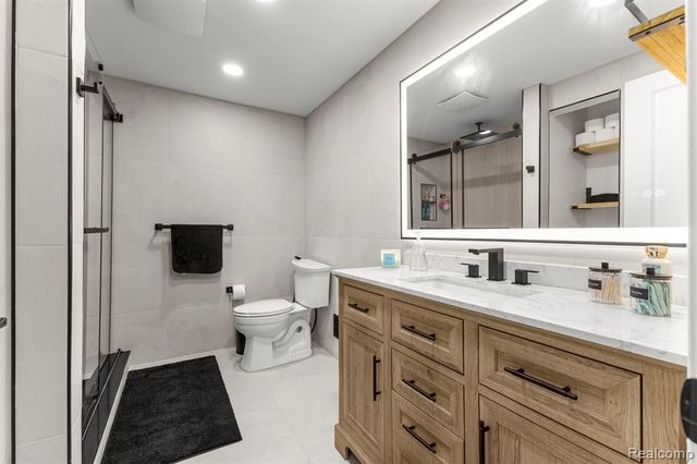 27020 Havelock Drive, Dearborn Heights, MI 48127