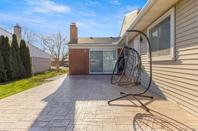 27020 Havelock Drive, Dearborn Heights, MI 48127