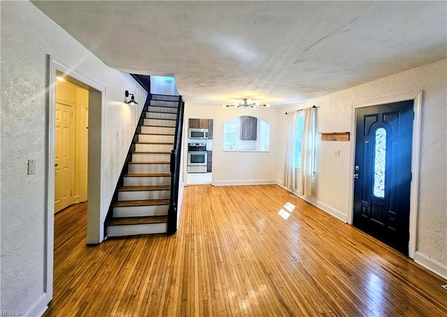 3776 Wayne CIR, Norfolk, VA 23513