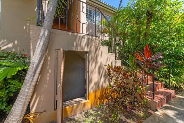 28 Almeria Ave 4, Coral Gables, FL 33134