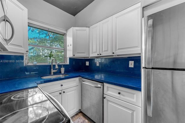 28 Almeria Ave 4, Coral Gables, FL 33134